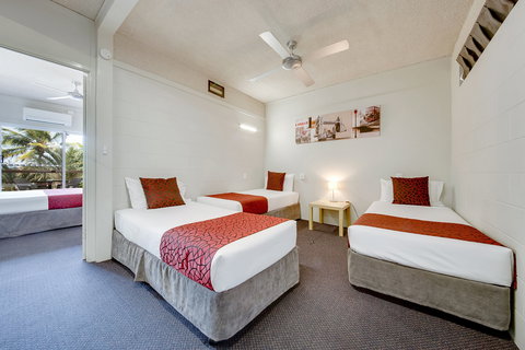 Camelot Motel - Holiday Sunshine Coast 4