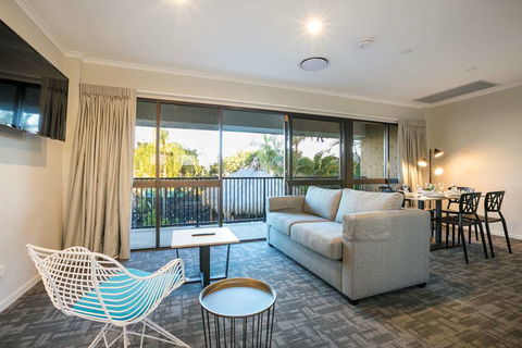 Kawana Waters Hotel By NightCap - Sunshine Coast Tourism 5