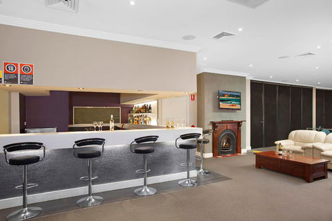 Checkers Resort & Conference Centre - Sunshine Coast Tourism 1