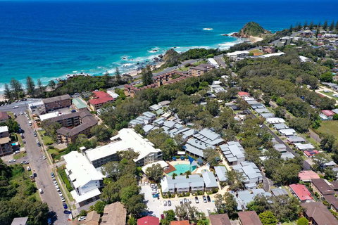 Club Wyndham Flynns Beach-Trademark Coll - Sunshine Coast Tourism 0