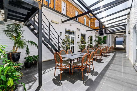 CH Boutique Hotel - Sunshine Coast Tourism 2