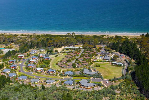 Club Wyndham Seven Mile Beach-Trademark - Sunshine Coast Tourism 0