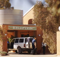 Mud Hut Motel - Holiday Sunshine Coast