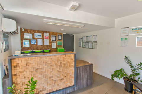 Mackay Oceanside Central Hotel - Holiday Sunshine Coast 2