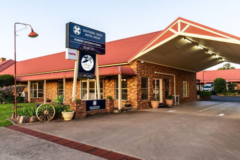 Parkes International - Sunshine Coast Tourism 0