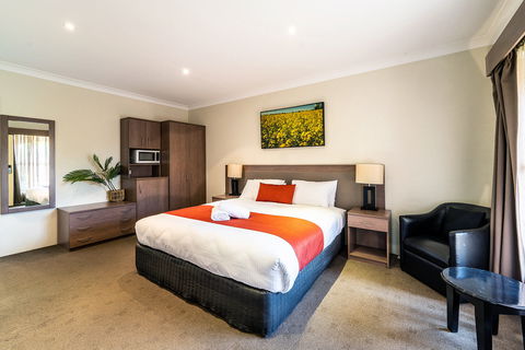 Parkes International - Sunshine Coast Tourism 1