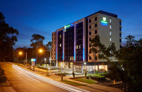 Holiday Inn Express Sydney Macquarie Pk - Holiday Sunshine Coast 0