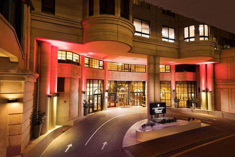 Stamford Grand Adelaide - Sunshine Coast Tourism 1