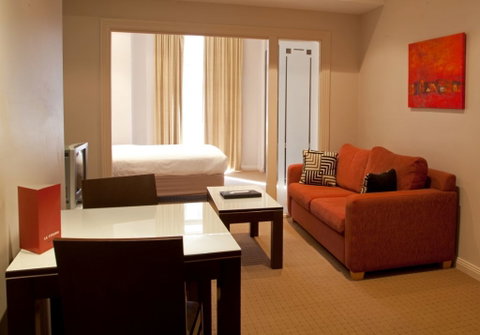 Quality Apartments Adelaide Central - Sunshine Coast Tourism 1