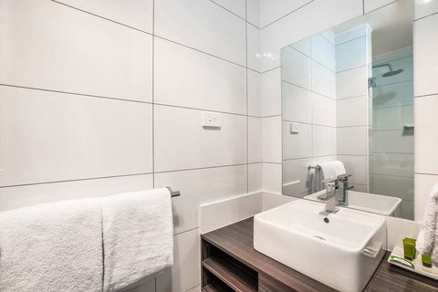 Nightcap at The Ranch Hotel - Holiday Sunshine Coast 1