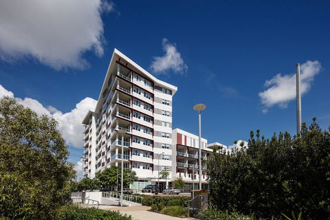 Central Holborn Apartments - Sunshine Coast Tourism 0