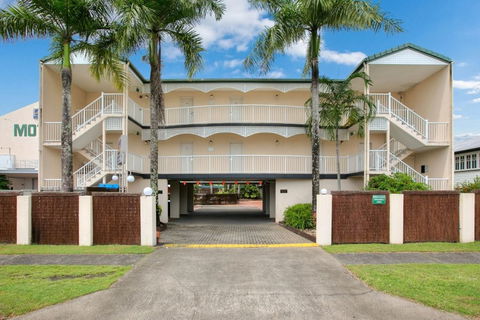 Cairns City Sheridan - Sunshine Coast Tourism 0