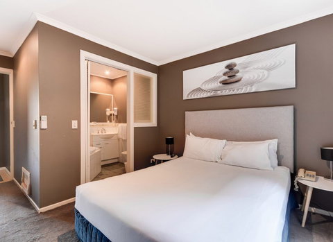 Aqualuna Beach Resort - Holiday Sunshine Coast 1