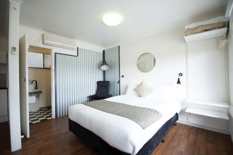 Siesta Central Apartments - Sunshine Coast Tourism 0