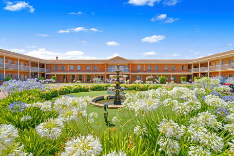 Comfort Inn & Suites King Avenue - Sunshine Coast Tourism 1