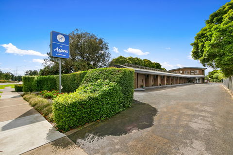 Hotel Aspen & Apartments - Sunshine Coast Tourism 0