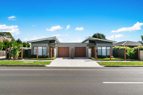 Hotel Aspen & Apartments - Sunshine Coast Tourism 2