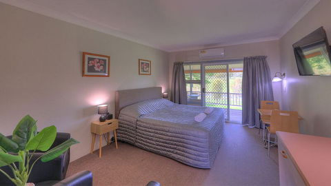 Jacaranda Motor Lodge - Holiday Sunshine Coast 1