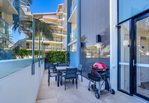 Direct Hotels - Sea Breeze - Sunshine Coast Tourism 0