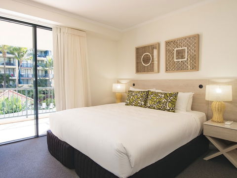 Oaks Seaforth Resort - Sunshine Coast Tourism 0