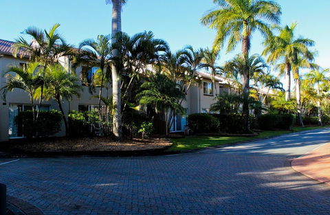 Oaks Oasis, Caloundra - Sunshine Coast Tourism 0