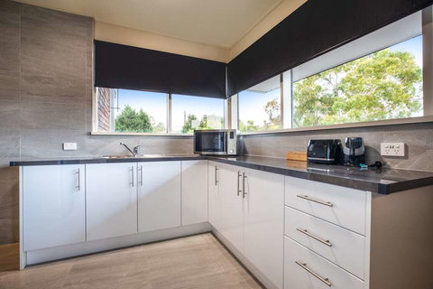 Nightcap at Manhattan Hotel - Holiday Sunshine Coast 3