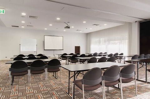 Chancellor Executive Apts-Varsity Lakes - Sunshine Coast Tourism 3