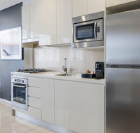 Meriton Suites Zetland - Holiday Sunshine Coast