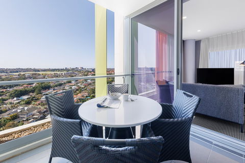 Meriton Suites Zetland - Sunshine Coast Tourism 4