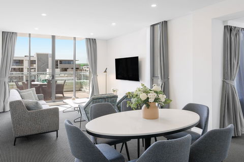 Meriton Suites Zetland - Sunshine Coast Tourism 12