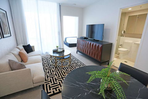 Alex Perry Hotel And Apartments - Holiday Sunshine Coast 3