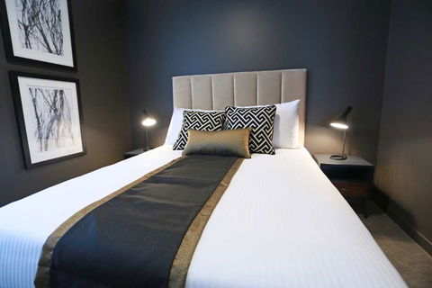 Alex Perry Hotel And Apartments - Holiday Sunshine Coast 10