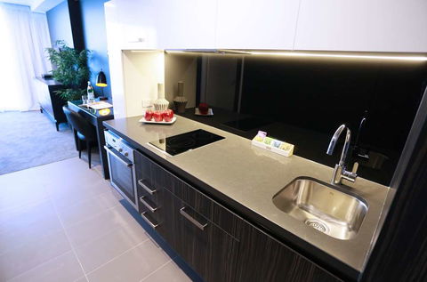Alex Perry Hotel And Apartments - Holiday Sunshine Coast 11
