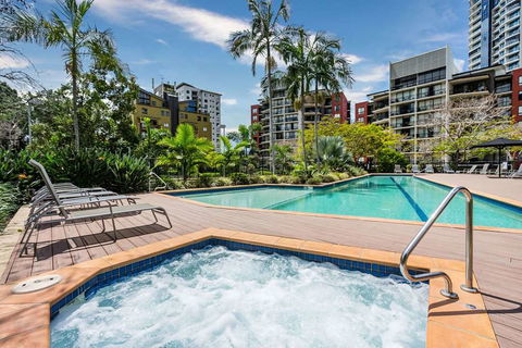 The Docks On Goodwin - Holiday Sunshine Coast 6