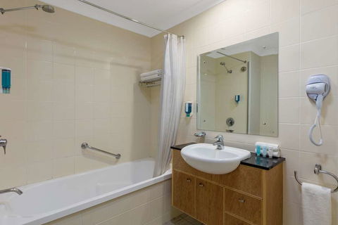 Nesuto Canberra Apartment Hotel - Sunshine Coast Tourism 3