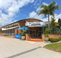 Windmill Motel And Events Centre - Holiday Sunshine Coast