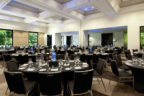 Hilton Cairns - Sunshine Coast Tourism 10
