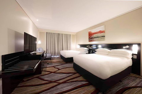 Hilton Cairns - Sunshine Coast Tourism 15