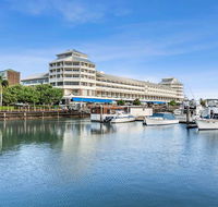 Shangri-La Hotel The Marina - Holiday Sunshine Coast