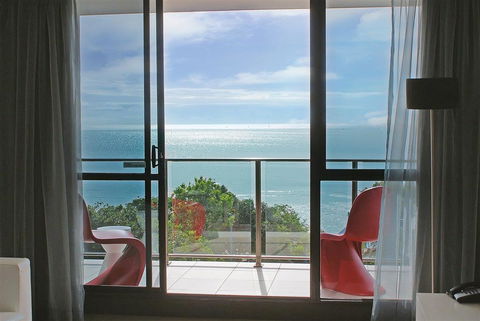 Cairns Plaza Hotel - Sunshine Coast Tourism 1