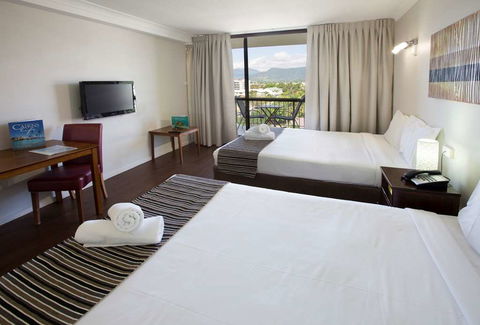 Cairns Plaza Hotel - Sunshine Coast Tourism 5