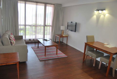 Cairns Plaza Hotel - Sunshine Coast Tourism 9