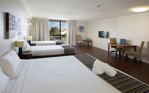 Cairns Plaza Hotel - Sunshine Coast Tourism 10