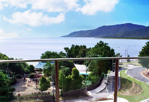 Cairns Plaza Hotel - Sunshine Coast Tourism 11