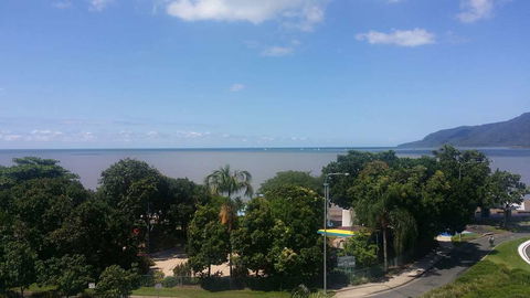 Cairns Plaza Hotel - Sunshine Coast Tourism 13