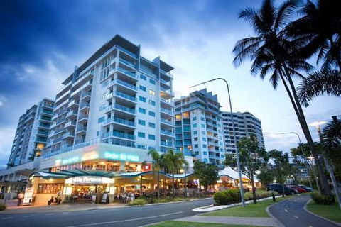 Mantra Trilogy - Sunshine Coast Tourism 0