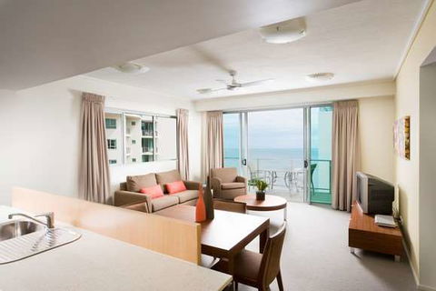 Mantra Trilogy - Sunshine Coast Tourism 1
