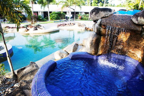 Mission Beach Resort - Sunshine Coast Tourism 4