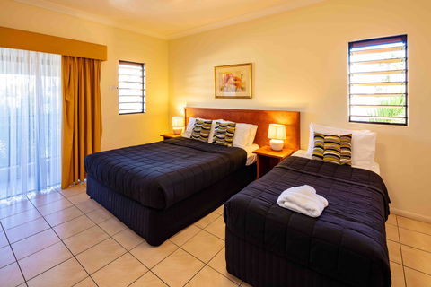 Cairns Queenscourt - Sunshine Coast Tourism 6