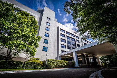 Crowne Plaza Canberra - Sunshine Coast Tourism 1